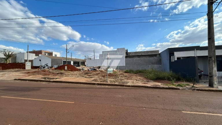 Casa à Venda,  em Esmeralda - Cascavel
