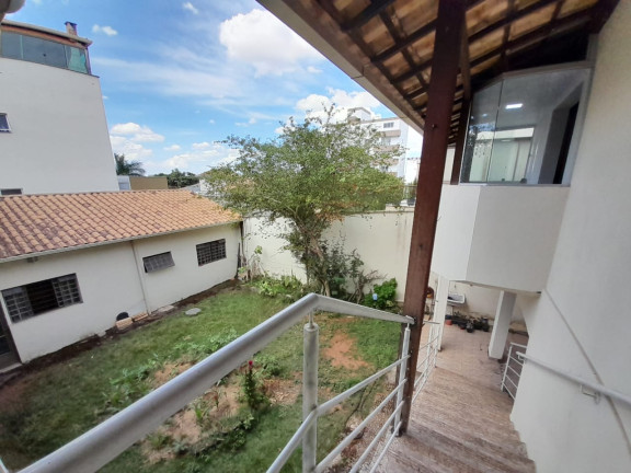 Imagem Casa com 3 Quartos à Venda, 360 m² em Cabral - Contagem