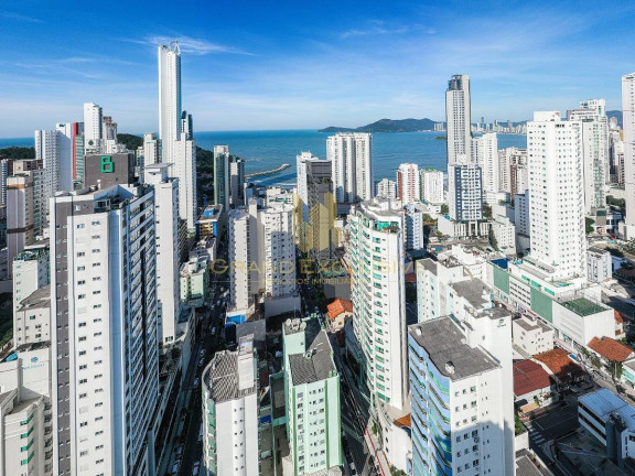 Imagem Apartamento com 4 Quartos à Venda, 146 m² em Pioneiros - Balneário Camboriú Imagem Apartamento com 4 Quartos à Venda, 146 m² em Pioneiros - Balneário Camboriú