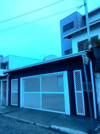 Sobrado com 3 Quartos à Venda, 250 m² em Centro - Suzano