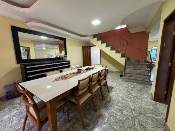 Imagem Sobrado com 3 Quartos à Venda, 245 m² em Jardim América - Goiânia Imagem Sobrado com 3 Quartos à Venda, 245 m² em Jardim América - Goiânia