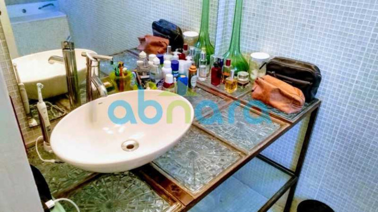 Imagem Apartamento com 2 Quartos à Venda, 95 m² em Copacabana - Rio De Janeiro Imagem Apartamento com 2 Quartos à Venda, 95 m² em Copacabana - Rio De Janeiro