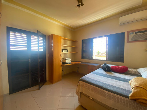 Imagem Sobrado com 3 Quartos à Venda, 266 m² em Vila Planalto - Campo Grande