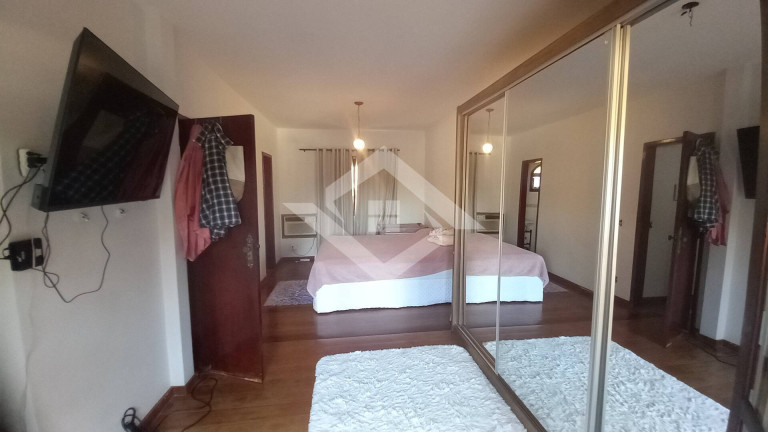 Imagem Casa com 4 Quartos à Venda, 220 m² em Guaratiba - Rio De Janeiro