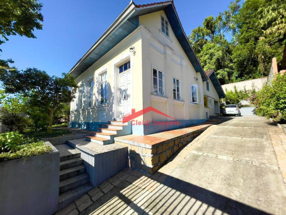 Imagem Casa com 3 Quartos à Venda, 200 m² em América - Joinville