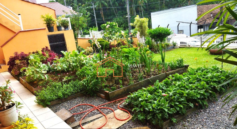 Imagem Casa com 12 Quartos à Venda, 348 m² em Costa E Silva - Joinville
