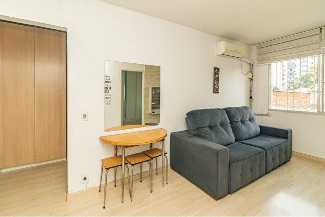 Imagem Apartamento com 1 Quarto à Venda, 42 m² em Santana - Porto Alegre