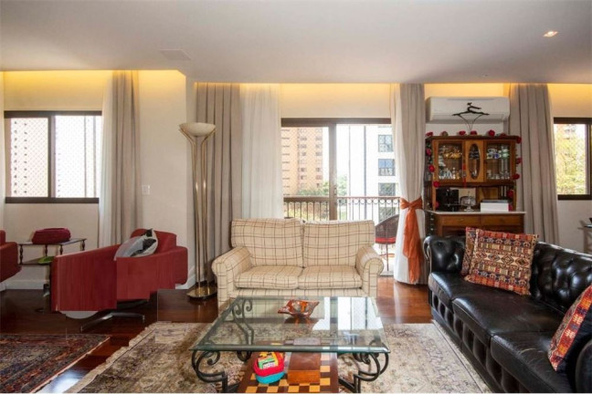 Foto do imóvel Imóvel com 4 Quartos à Venda,  em Moema - São Paulo