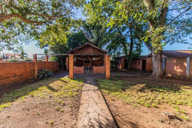 Imagem Casa com 9 Quartos à Venda, 316 m² em Três Figueiras - Porto Alegre Imagem Casa com 9 Quartos à Venda, 316 m² em Três Figueiras - Porto Alegre