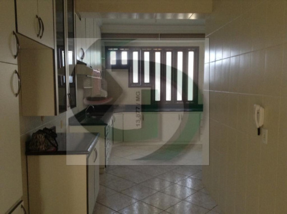 Imagem Casa com 6 Quartos à Venda, 380 m²