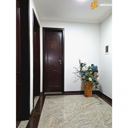 Imagem Casa com 5 Quartos à Venda, 518 m² em Centro - Camboriú Imagem Casa com 5 Quartos à Venda, 518 m² em Centro - Camboriú