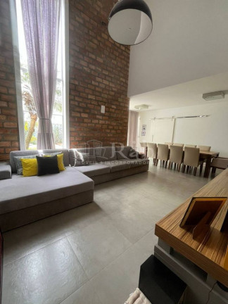 Imagem Sobrado com 4 Quartos à Venda, 243 m² em Centro - Camboriú Imagem Sobrado com 4 Quartos à Venda, 243 m² em Centro - Camboriú
