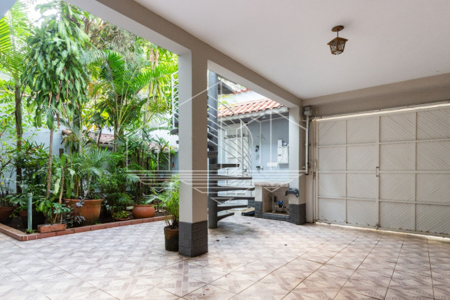 Imagem Casa com 3 Quartos à Venda, 332 m² em Jardim Europa - São Paulo Imagem Casa com 3 Quartos à Venda, 332 m² em Jardim Europa - São Paulo