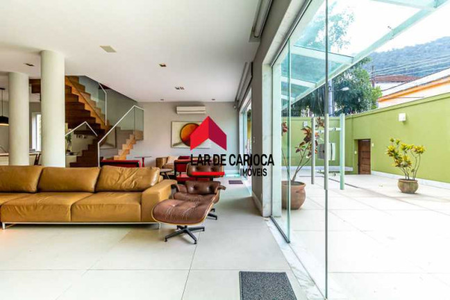 Imagem Imóvel com 4 Quartos à Venda, 595 m² em Humaitá - Rio De Janeiro Imagem Imóvel com 4 Quartos à Venda, 595 m² em Humaitá - Rio De Janeiro