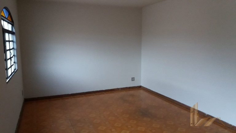 Imagem Casa com 3 Quartos à Venda, 360 m² em São João Batista (venda Nova) - Belo Horizonte Imagem Casa com 3 Quartos à Venda, 360 m² em São João Batista (venda Nova) - Belo Horizonte