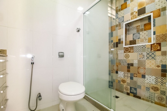 Imagem Imóvel com 2 Quartos à Venda, 72 m² em Copacabana - Rio De Janeiro Imagem Imóvel com 2 Quartos à Venda, 72 m² em Copacabana - Rio De Janeiro