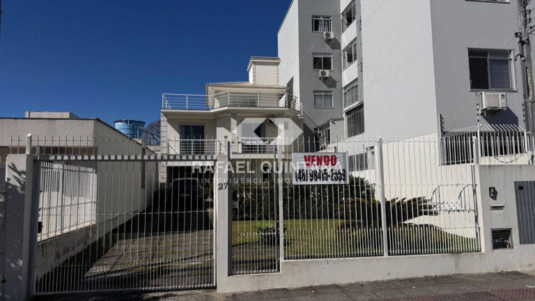 Casa com 4 Quartos à Venda, 247 m² em Barreiros - São José