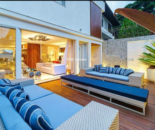 Imagem Casa com 3 Quartos à Venda, 520 m² em Pacaembu - São Paulo
