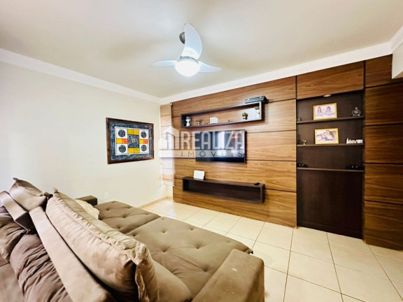 Apartamento com 3 Quartos à Venda, 199 m² em Irmãos Soares - Uberaba