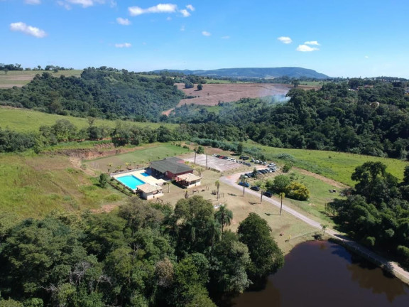 Imagem Casa de Condomínio com 3 Quartos à Venda, 1.600 m² em Araçoiaba Da Serra