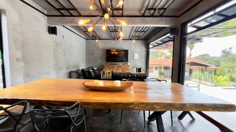 Imagem Casa com 7 Quartos à Venda, 400 m² em Pouso Alegre - Santa Isabel Imagem Casa com 7 Quartos à Venda, 400 m² em Pouso Alegre - Santa Isabel