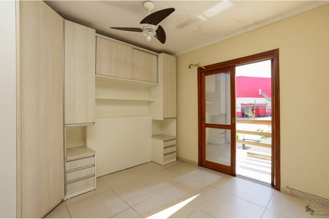 Imagem Casa com 3 Quartos à Venda, 143 m² em Hípica - Porto Alegre Imagem Casa com 3 Quartos à Venda, 143 m² em Hípica - Porto Alegre