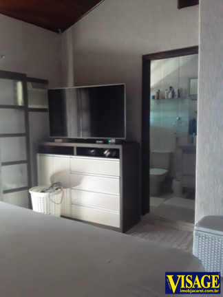 Imagem Casa com 4 Quartos à Venda,  em Jd. Colonia - Jacareí