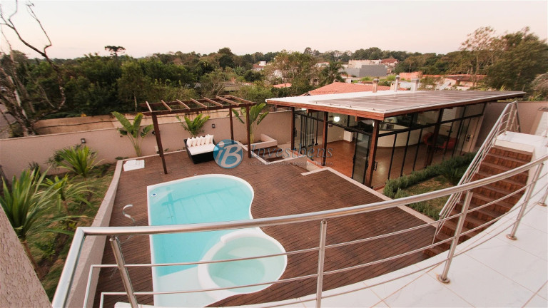 Imagem Casa com 3 Quartos à Venda, 363 m² em Butiatuvinha - Curitiba