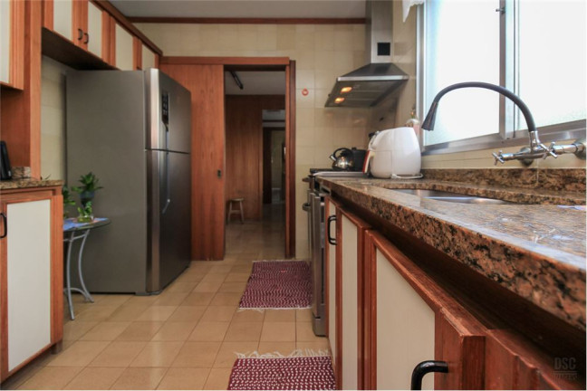 Imagem Apartamento com 4 Quartos à Venda, 217 m² em Higienópolis - Porto Alegre Imagem Apartamento com 4 Quartos à Venda, 217 m² em Higienópolis - Porto Alegre