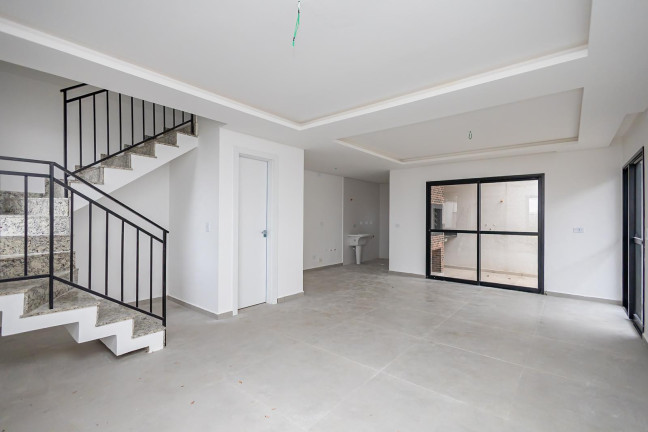 Sobrado com 3 Quartos à Venda, 125 m² em Lindóia - Curitiba