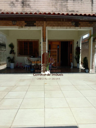 Imagem Casa com 4 Quartos à Venda, 200 m² em Bangu - Rio De Janeiro Imagem Casa com 4 Quartos à Venda, 200 m² em Bangu - Rio De Janeiro