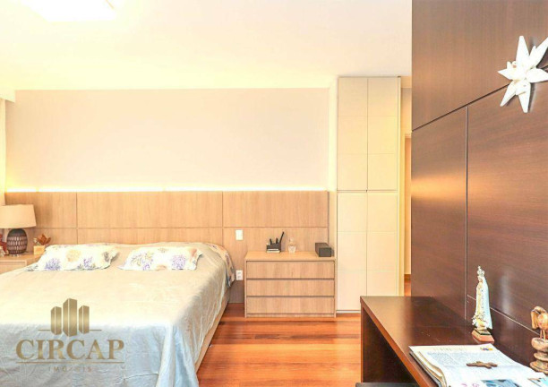 Imagem Apartamento com 3 Quartos à Venda, 226 m² em Vila Nova Conceição - São Paulo Imagem Apartamento com 3 Quartos à Venda, 226 m² em Vila Nova Conceição - São Paulo