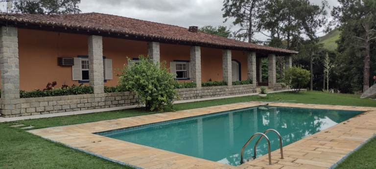 Fazenda à Venda, 200 m² em Parque Dom Bosco - Cachoeira Paulista
