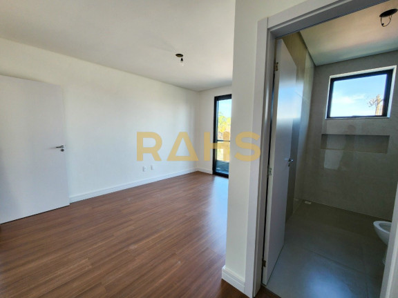 Imagem Casa com 3 Quartos à Venda, 131 m² em Saguaçu - Joinville Imagem Casa com 3 Quartos à Venda, 131 m² em Saguaçu - Joinville