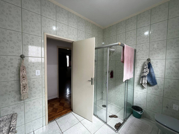 Imagem Casa com 4 Quartos à Venda, 242 m² em Centro - Botucatu Imagem Casa com 4 Quartos à Venda, 242 m² em Centro - Botucatu