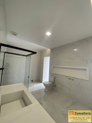 Imagem Casa com 3 Quartos à Venda, 400 m² em Campos Dos Goytacazes Imagem Casa com 3 Quartos à Venda, 400 m² em Campos Dos Goytacazes