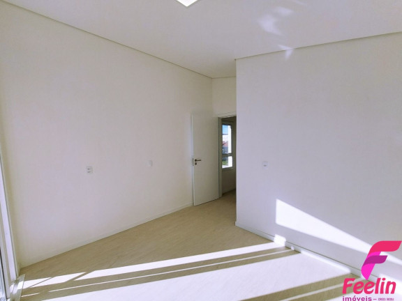 Imagem Casa com 3 Quartos à Venda, 131 m² em Campeche - Florianópolis Imagem Casa com 3 Quartos à Venda, 131 m² em Campeche - Florianópolis
