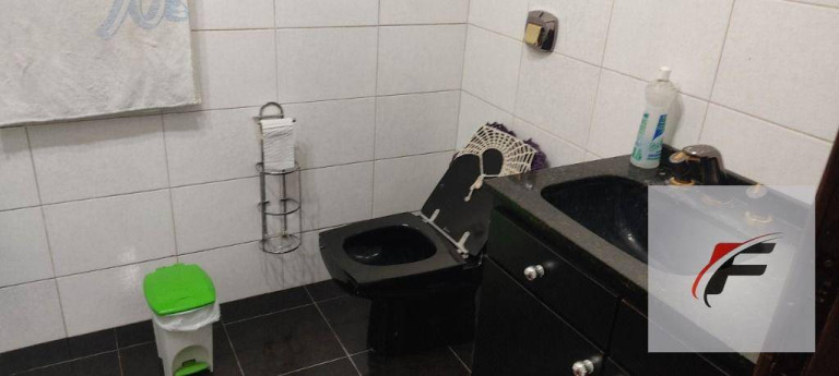 Imagem Sobrado com 4 Quartos à Venda, 330 m² em Capão Raso - Curitiba Imagem Sobrado com 4 Quartos à Venda, 330 m² em Capão Raso - Curitiba