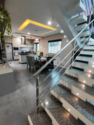 Imagem Sobrado com 3 Quartos à Venda, 120 m² em São Vicente - Itajaí Imagem Sobrado com 3 Quartos à Venda, 120 m² em São Vicente - Itajaí