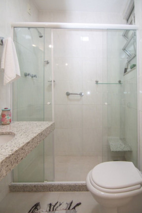 Imagem Imóvel com 2 Quartos à Venda, 71 m² em Copacabana - Rio De Janeiro Imagem Imóvel com 2 Quartos à Venda, 71 m² em Copacabana - Rio De Janeiro