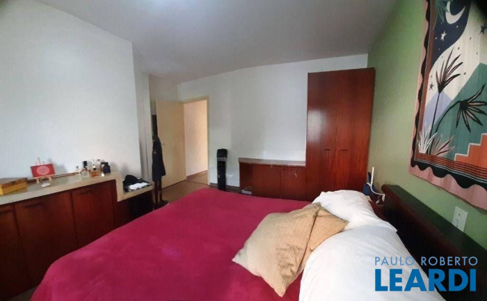 Imagem Sobrado com 3 Quartos à Venda, 255 m² em Vila Bastos - Santo André Imagem Sobrado com 3 Quartos à Venda, 255 m² em Vila Bastos - Santo André