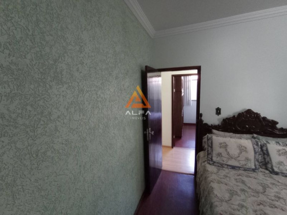 Imagem Casa com 4 Quartos à Venda, 500 m²