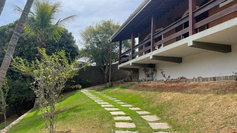 Imagem Casa com 3 Quartos à Venda,  em Jardim Estância Brasil - Atibaia