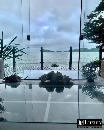 Casa com 3 Quartos à Venda,  em Praia Preta - São Sebastião