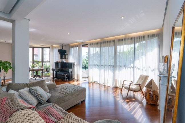 Imóvel com 3 Quartos à Venda, 180 m² em Panamby - São Paulo
