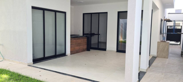 Imagem Casa com 3 Quartos à Venda, 318 m² em Loteamento Residencial Parque Das Araucárias - Tremembé