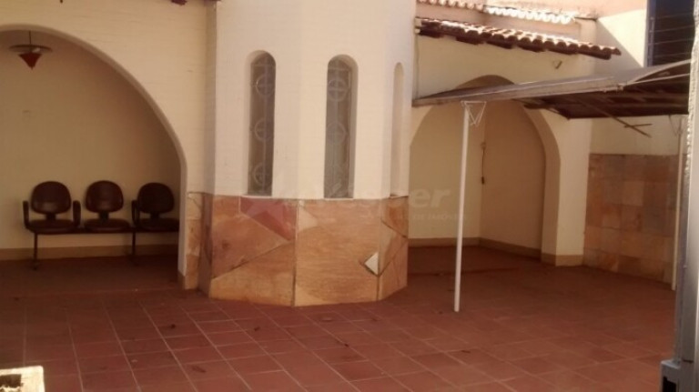 Imagem Casa com 5 Quartos à Venda, 95 m² em Centro - Goiânia