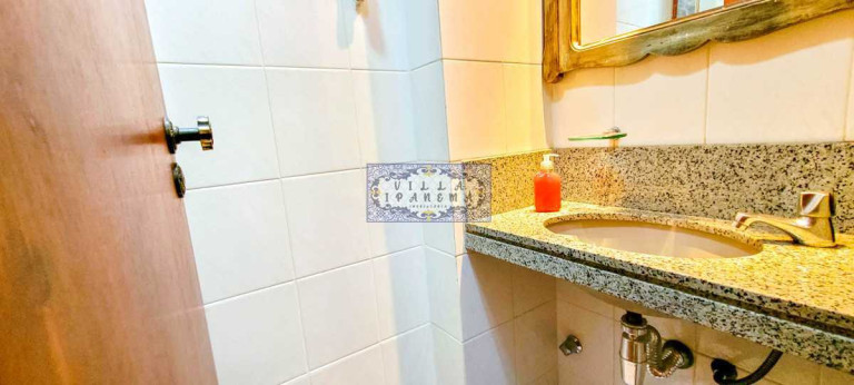 Imagem Apartamento com 4 Quartos à Venda, 170 m² em Tijuca - Rio De Janeiro Imagem Apartamento com 4 Quartos à Venda, 170 m² em Tijuca - Rio De Janeiro