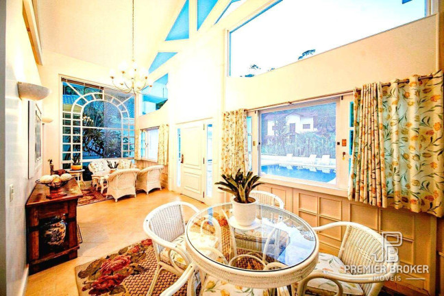 Imagem Casa com 4 Quartos à Venda, 515 m² em Comary - Teresópolis