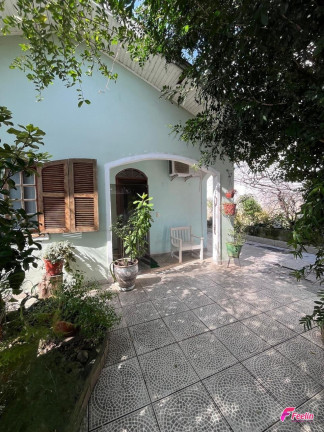 Imagem Casa com 4 Quartos à Venda, 148 m² em Trindade - Florianópolis